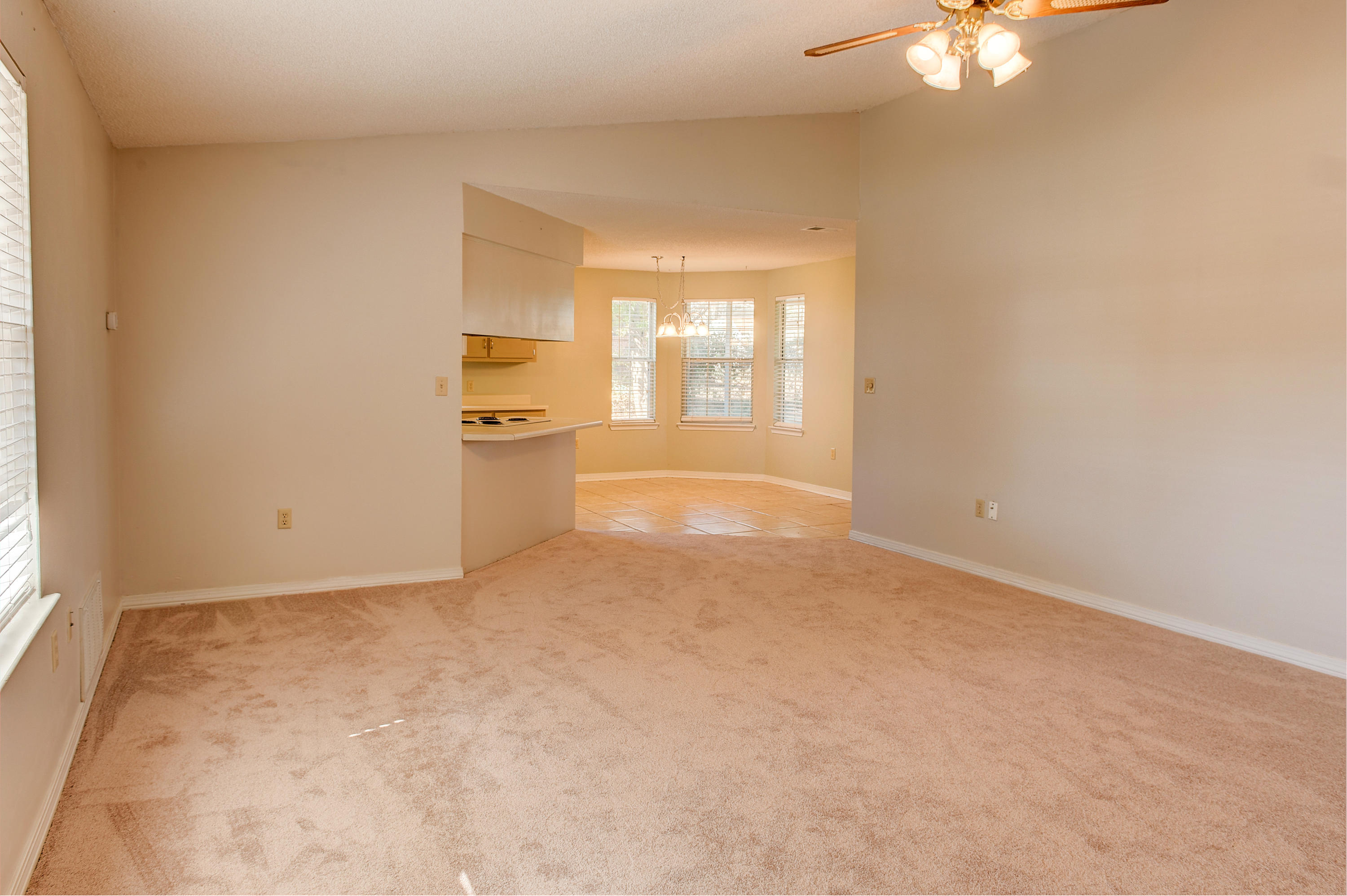 COUNTRYVIEW EST 6TH - Residential