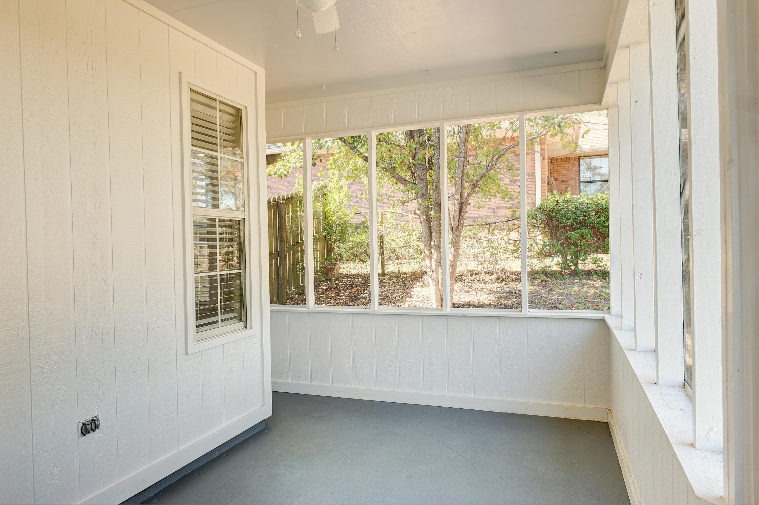 COUNTRYVIEW EST 6TH - Residential