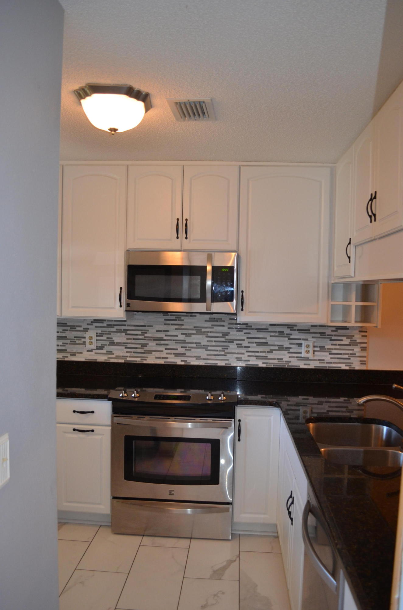 GARDEN VILLAS PH 1 - Residential Lease