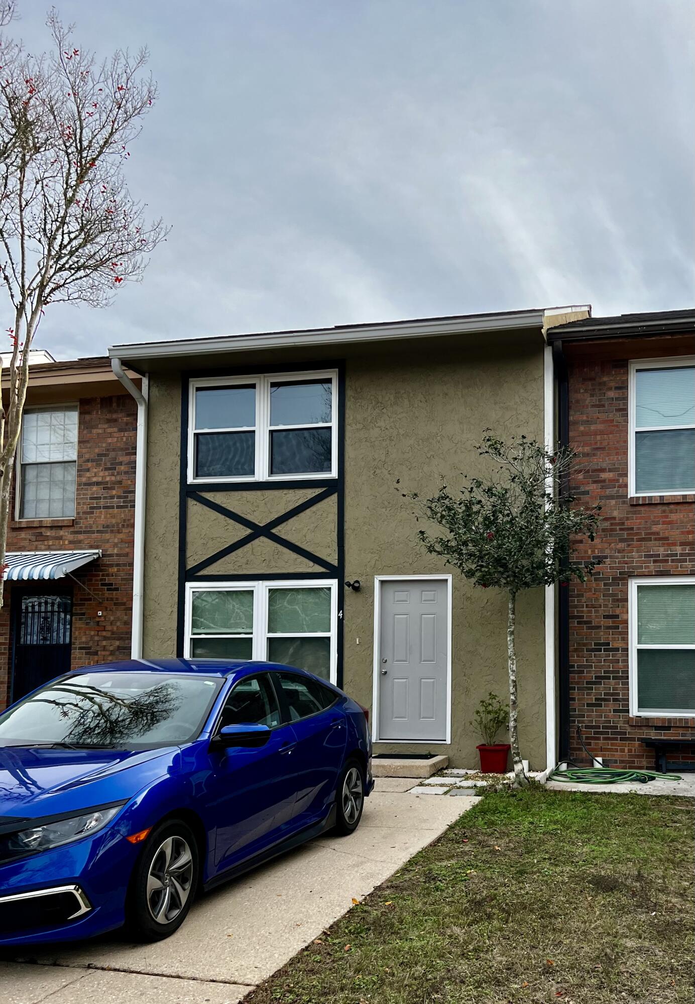 BROWNSVILLE STATION - Residential Lease