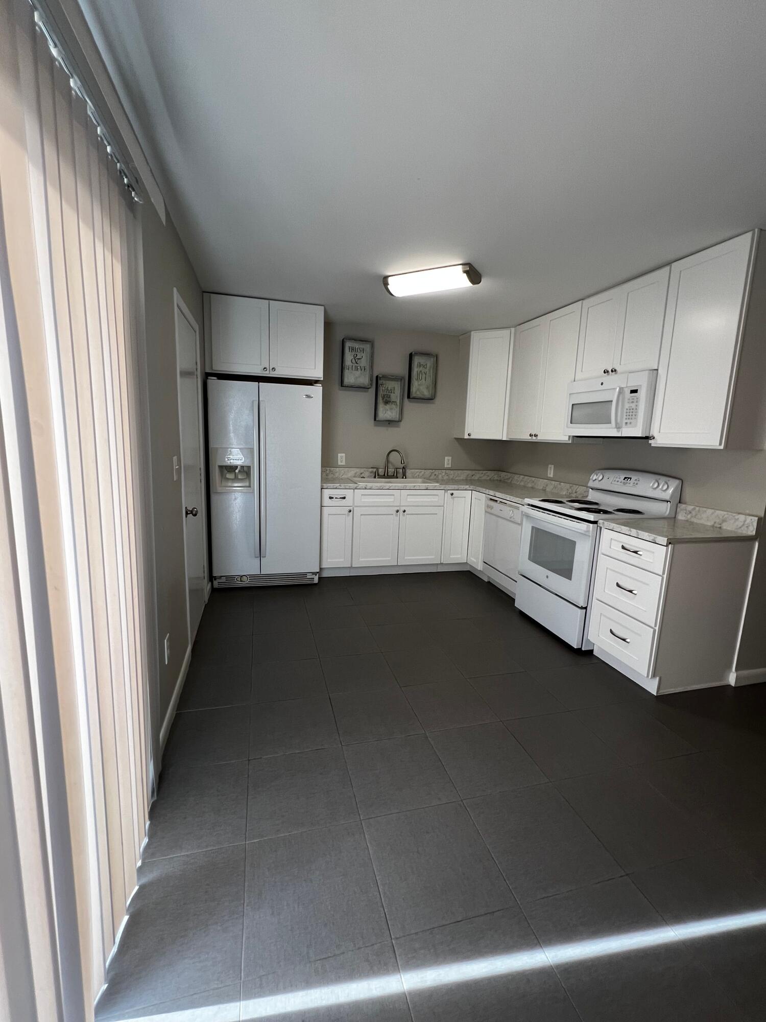 BROWNSVILLE STATION - Residential Lease