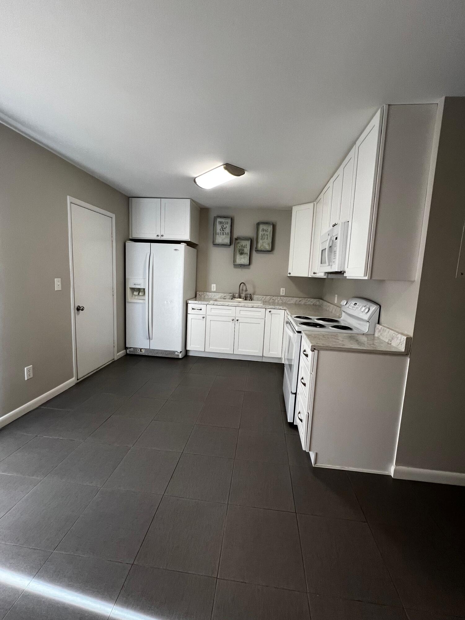 BROWNSVILLE STATION - Residential Lease