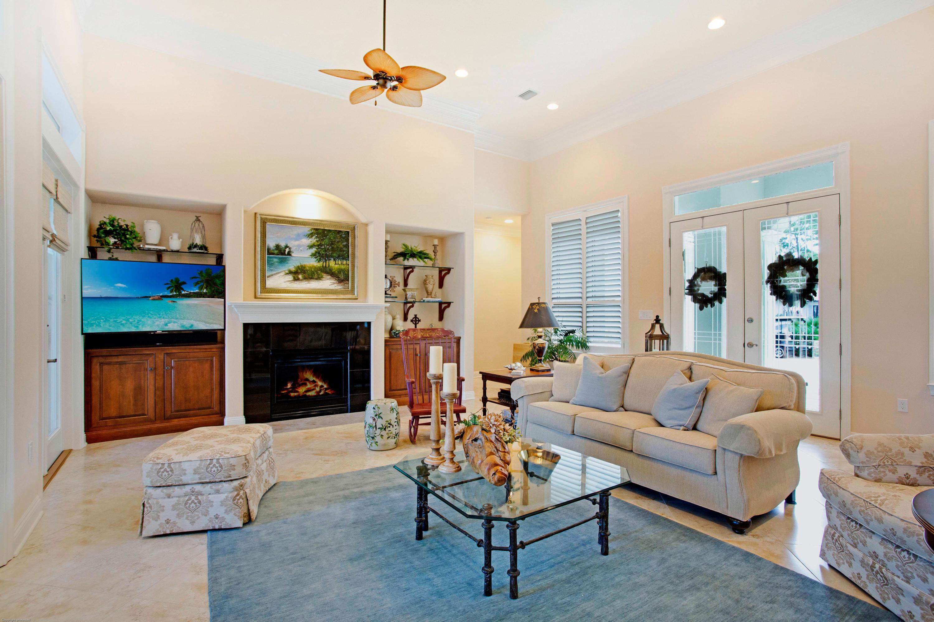 ISLAND GREEN - Residential