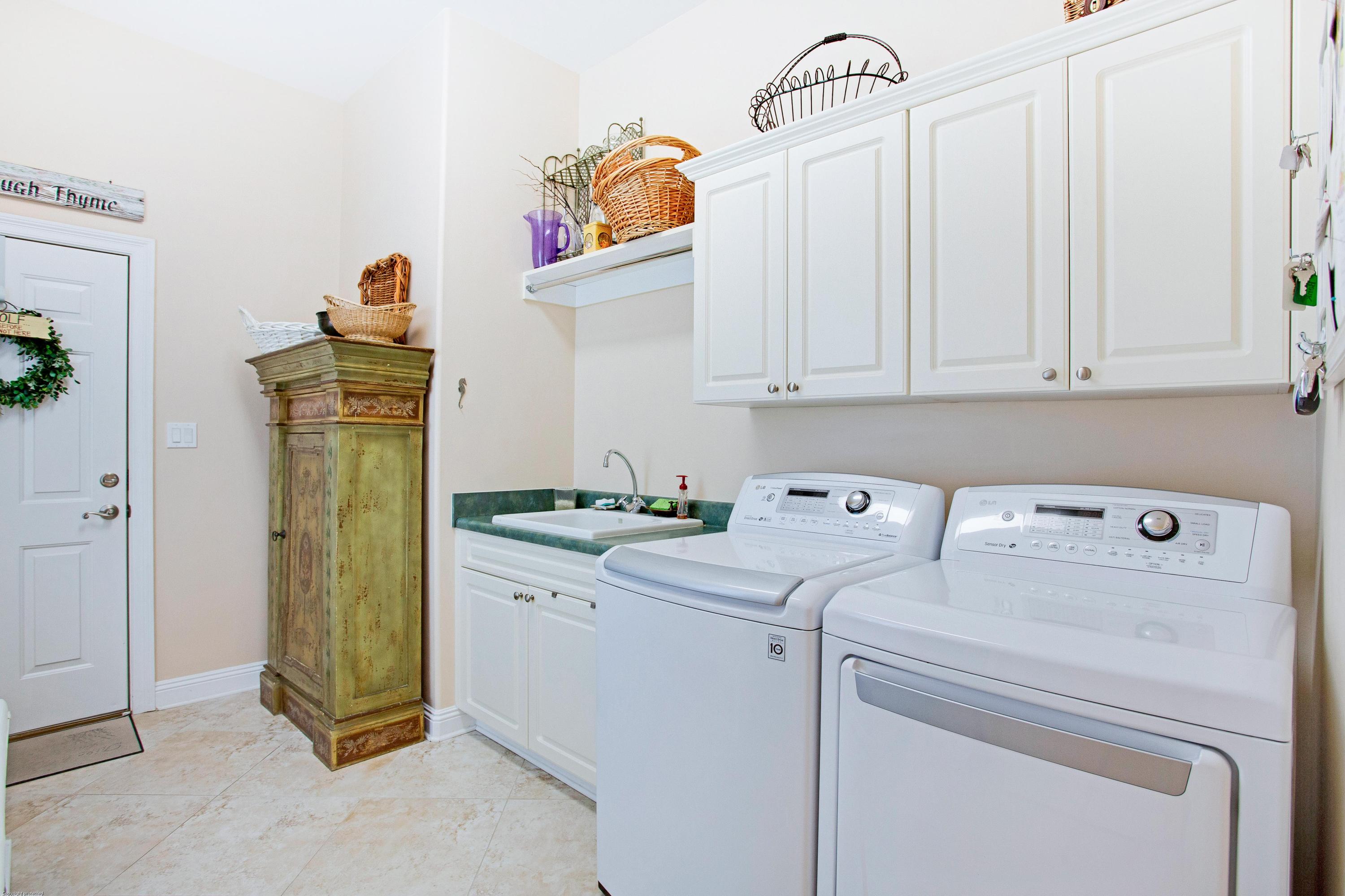 ISLAND GREEN - Residential