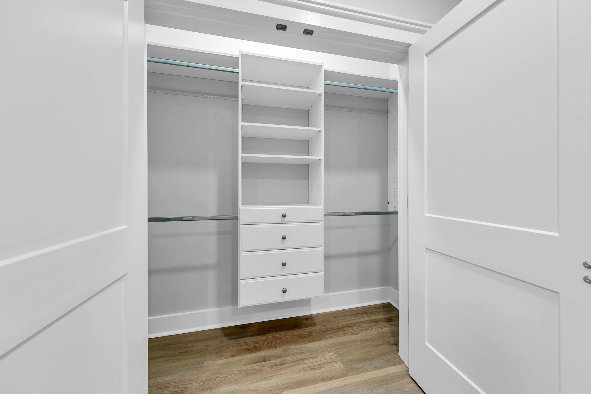 LOT 3 BLOCK 1 OF J.M. & E S/D - Residential