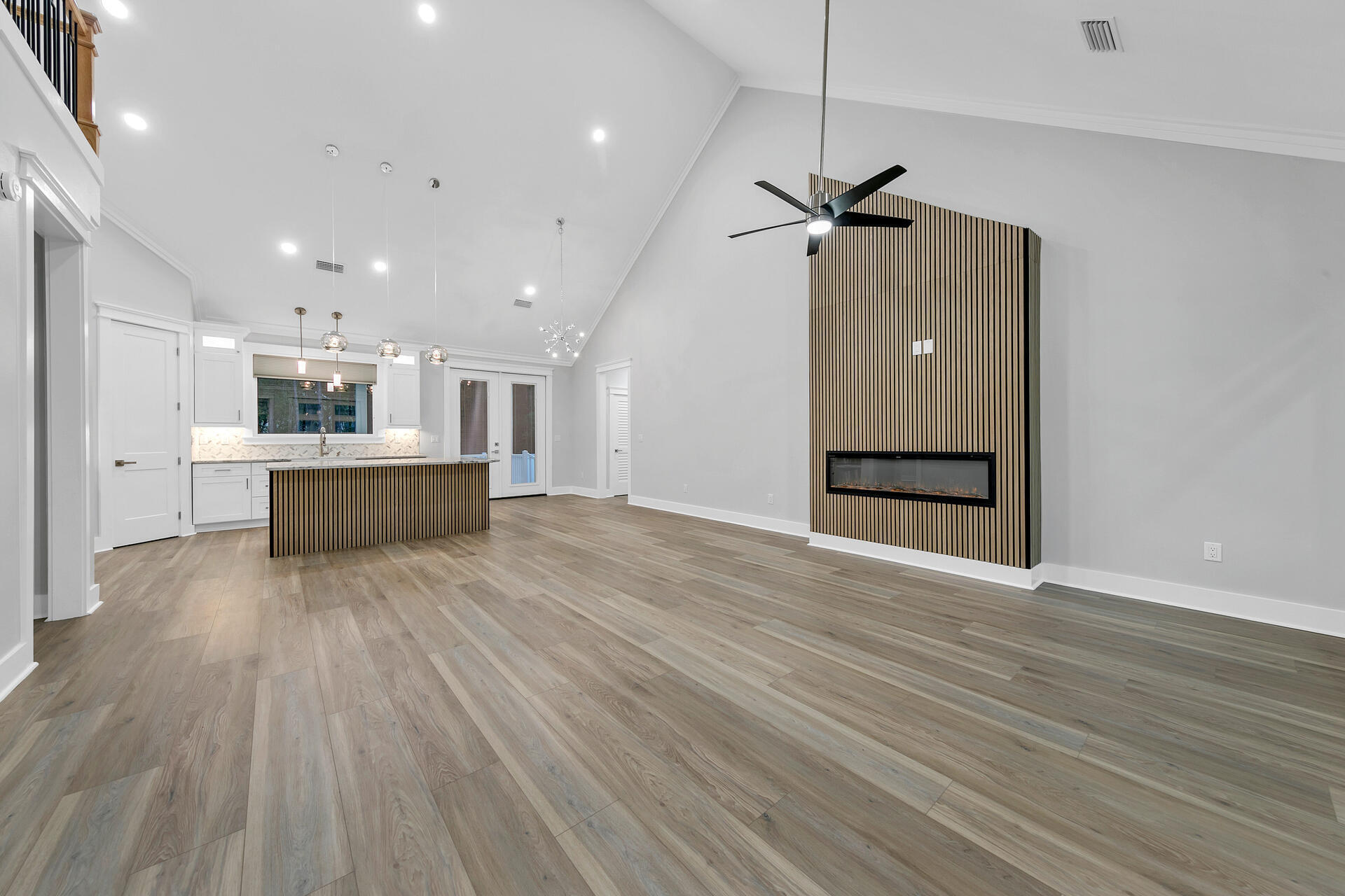 LOT 3 BLOCK 1 OF J.M. & E S/D - Residential