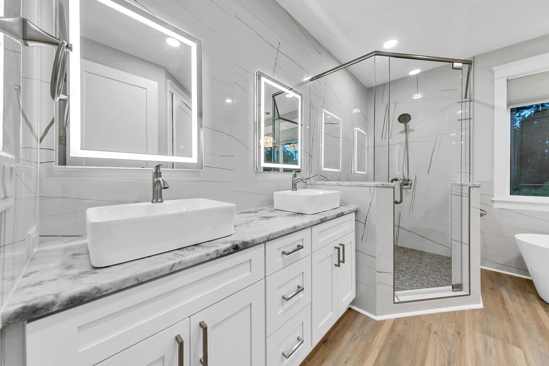 LOT 3 BLOCK 1 OF J.M. & E S/D - Residential