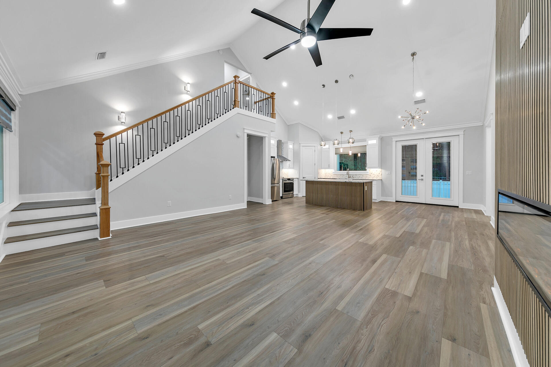 LOT 3 BLOCK 1 OF J.M. & E S/D - Residential