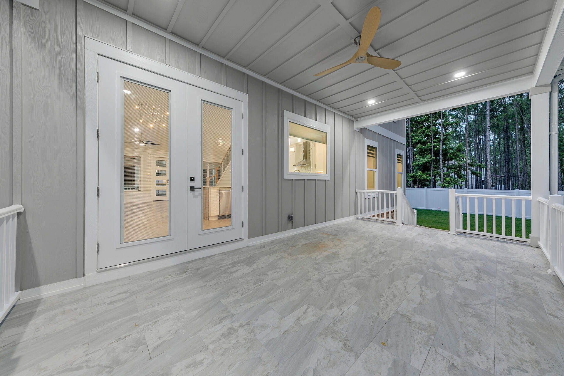 LOT 3 BLOCK 1 OF J.M. & E S/D - Residential