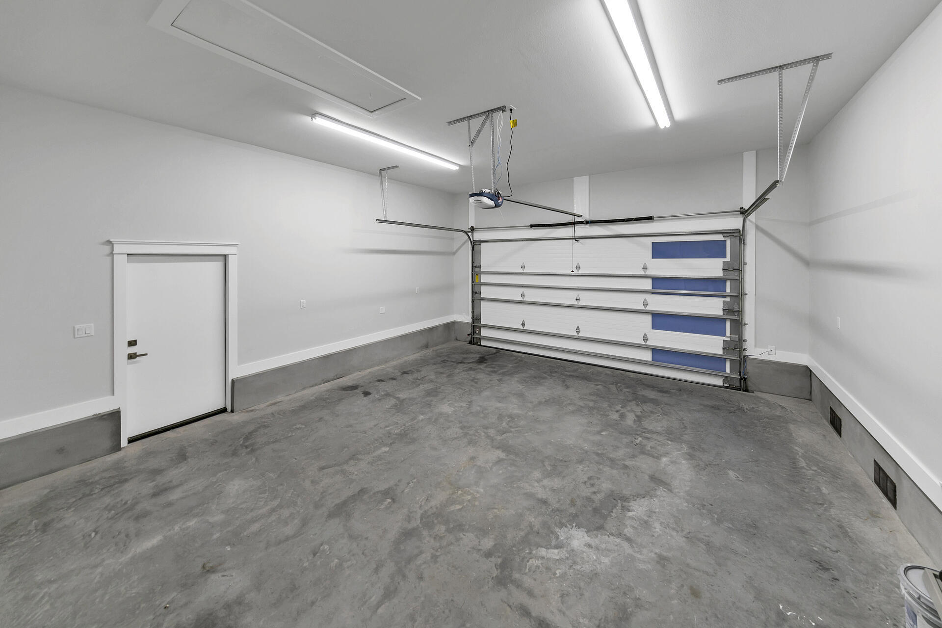 LOT 3 BLOCK 1 OF J.M. & E S/D - Residential