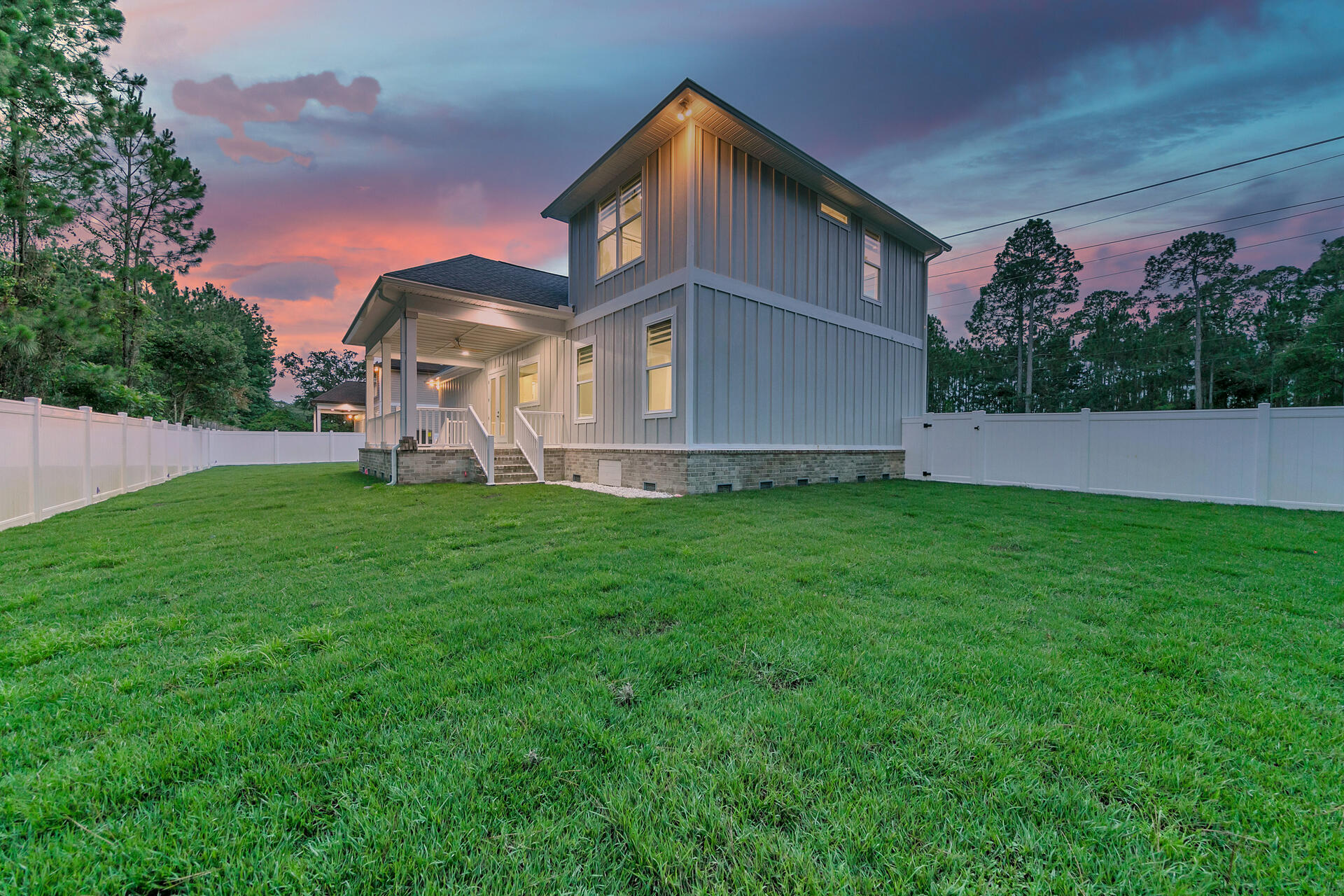 LOT 3 BLOCK 1 OF J.M. & E S/D - Residential