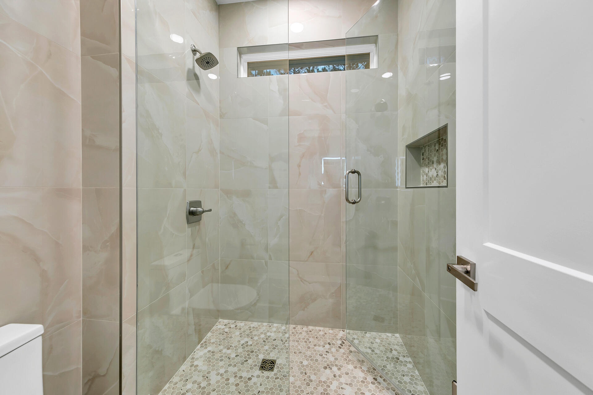 LOT 3 BLOCK 1 OF J.M. & E S/D - Residential