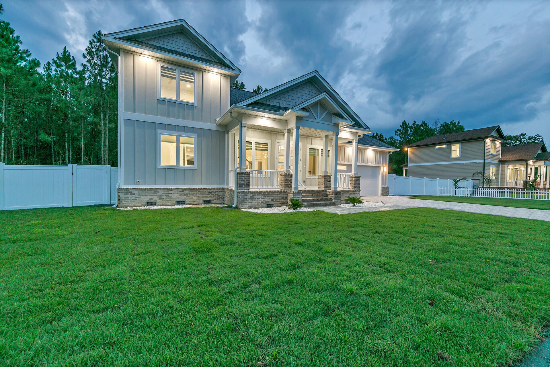 LOT 3 BLOCK 1 OF J.M. & E S/D - Residential