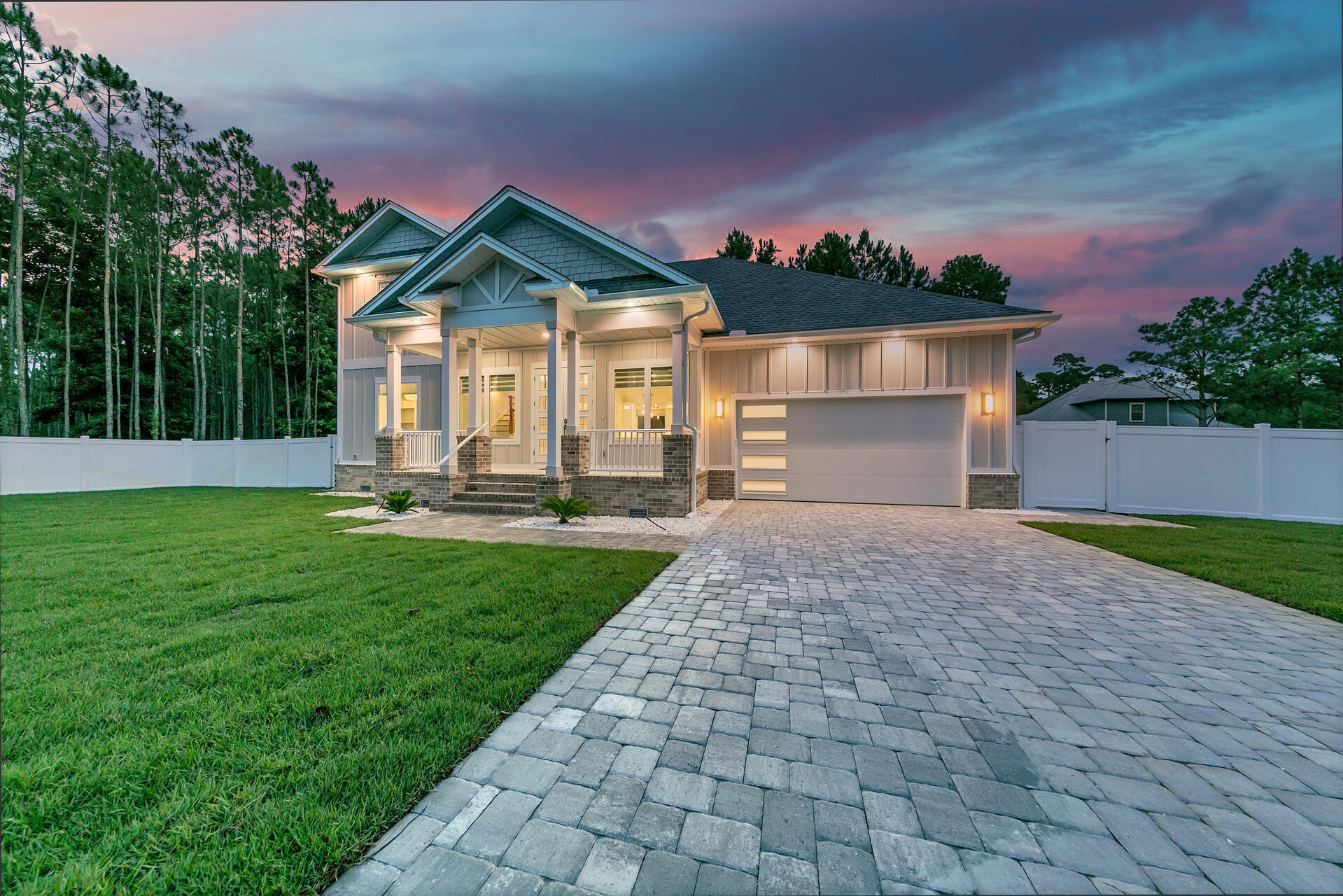 LOT 3 BLOCK 1 OF J.M. & E S/D - Residential