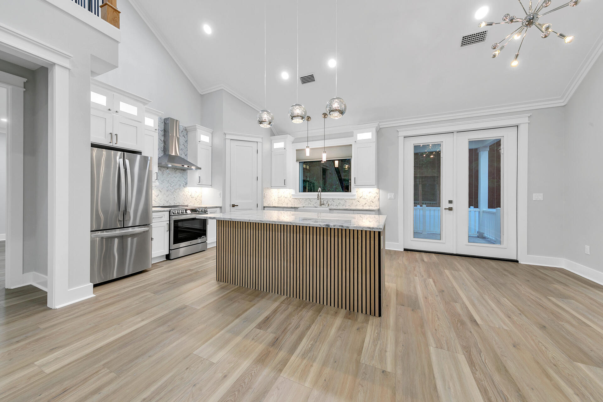 LOT 3 BLOCK 1 OF J.M. & E S/D - Residential