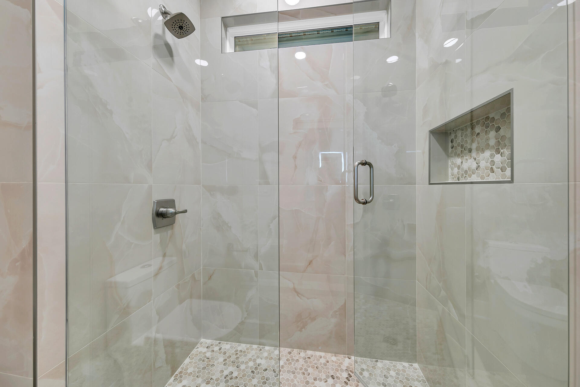 LOT 3 BLOCK 1 OF J.M. & E S/D - Residential