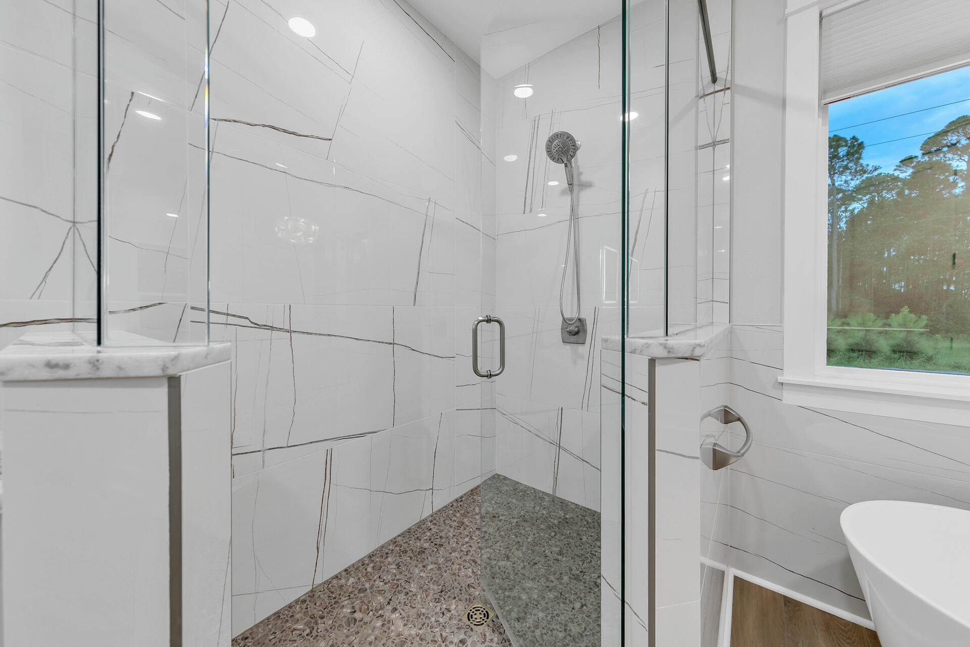 LOT 3 BLOCK 1 OF J.M. & E S/D - Residential