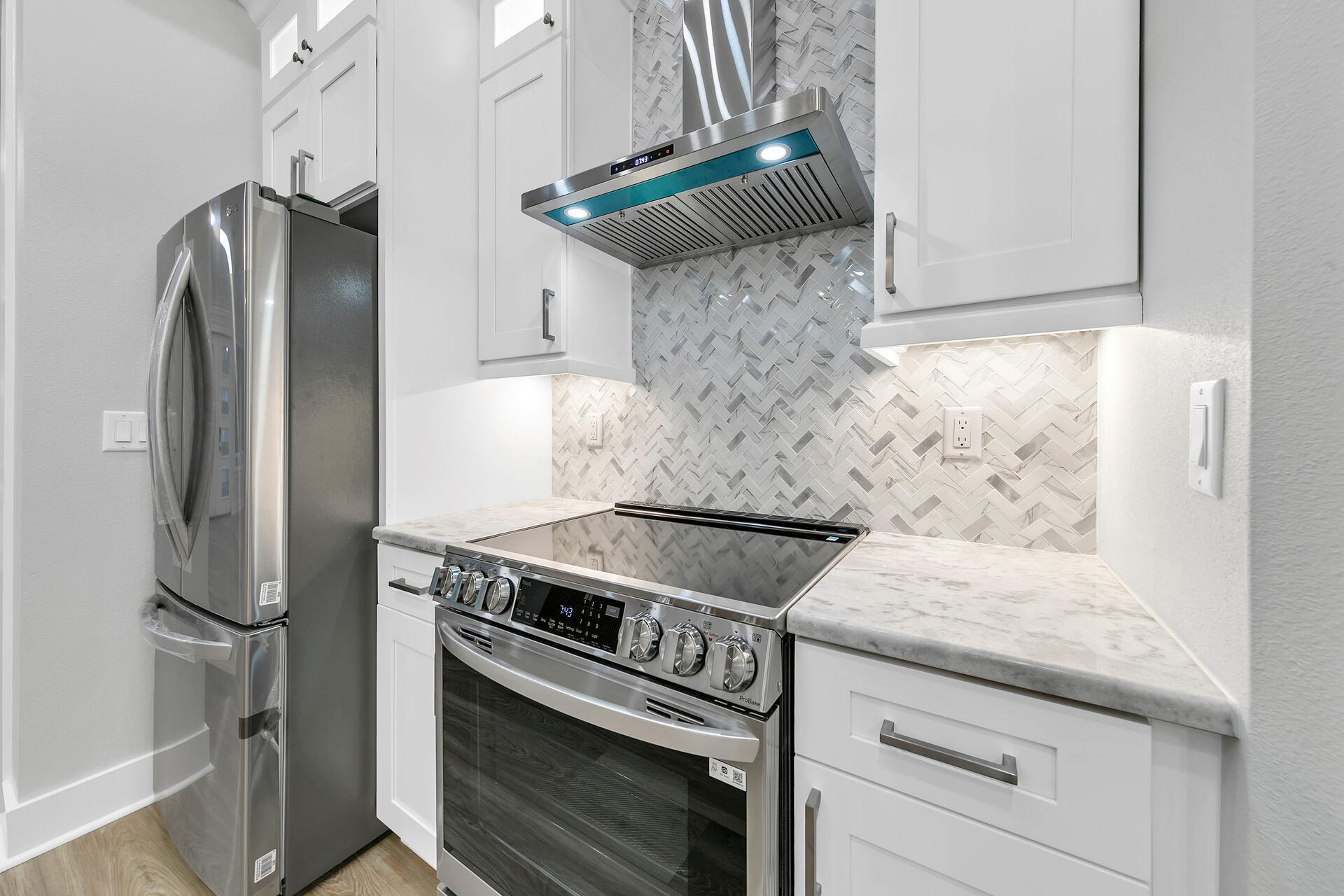 LOT 3 BLOCK 1 OF J.M. & E S/D - Residential