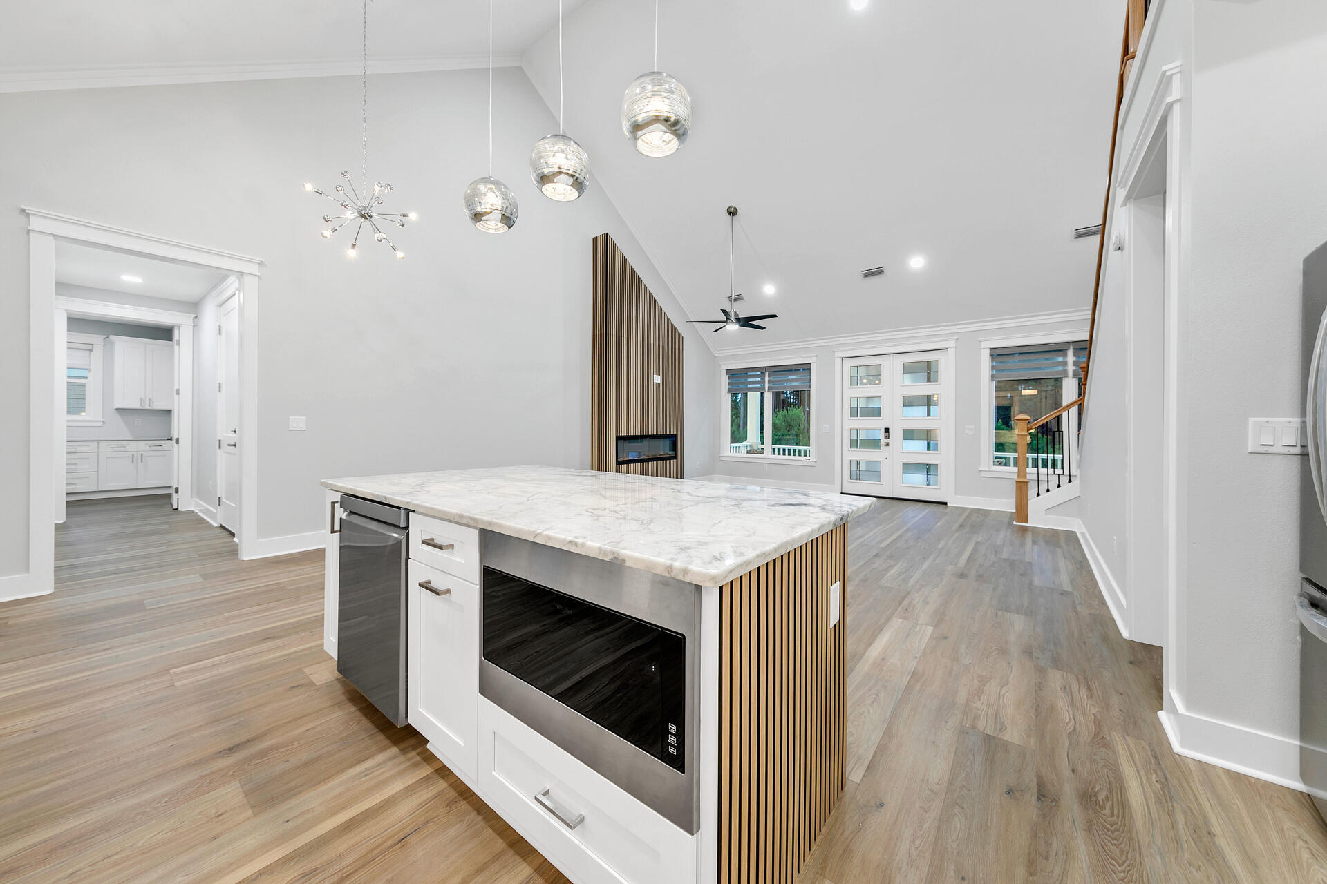 LOT 3 BLOCK 1 OF J.M. & E S/D - Residential