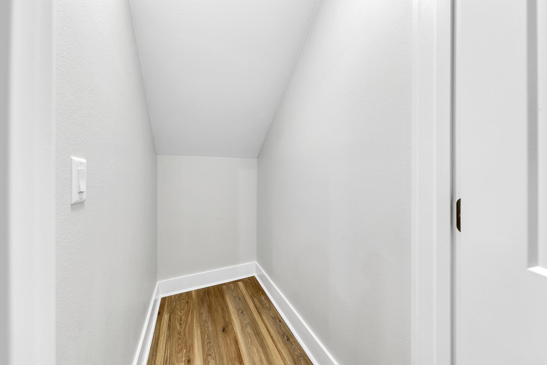 LOT 3 BLOCK 1 OF J.M. & E S/D - Residential