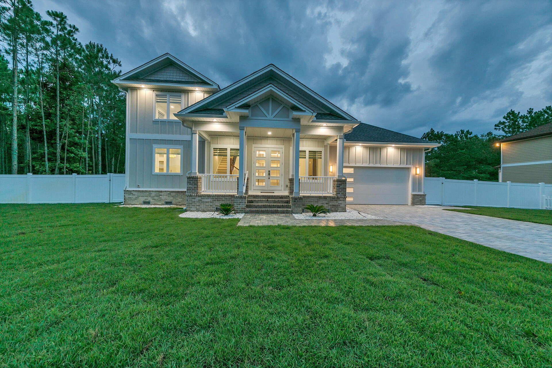 LOT 3 BLOCK 1 OF J.M. & E S/D - Residential