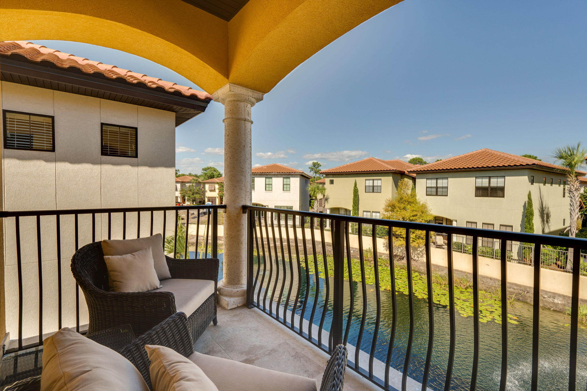 VILLA LAGO - Residential