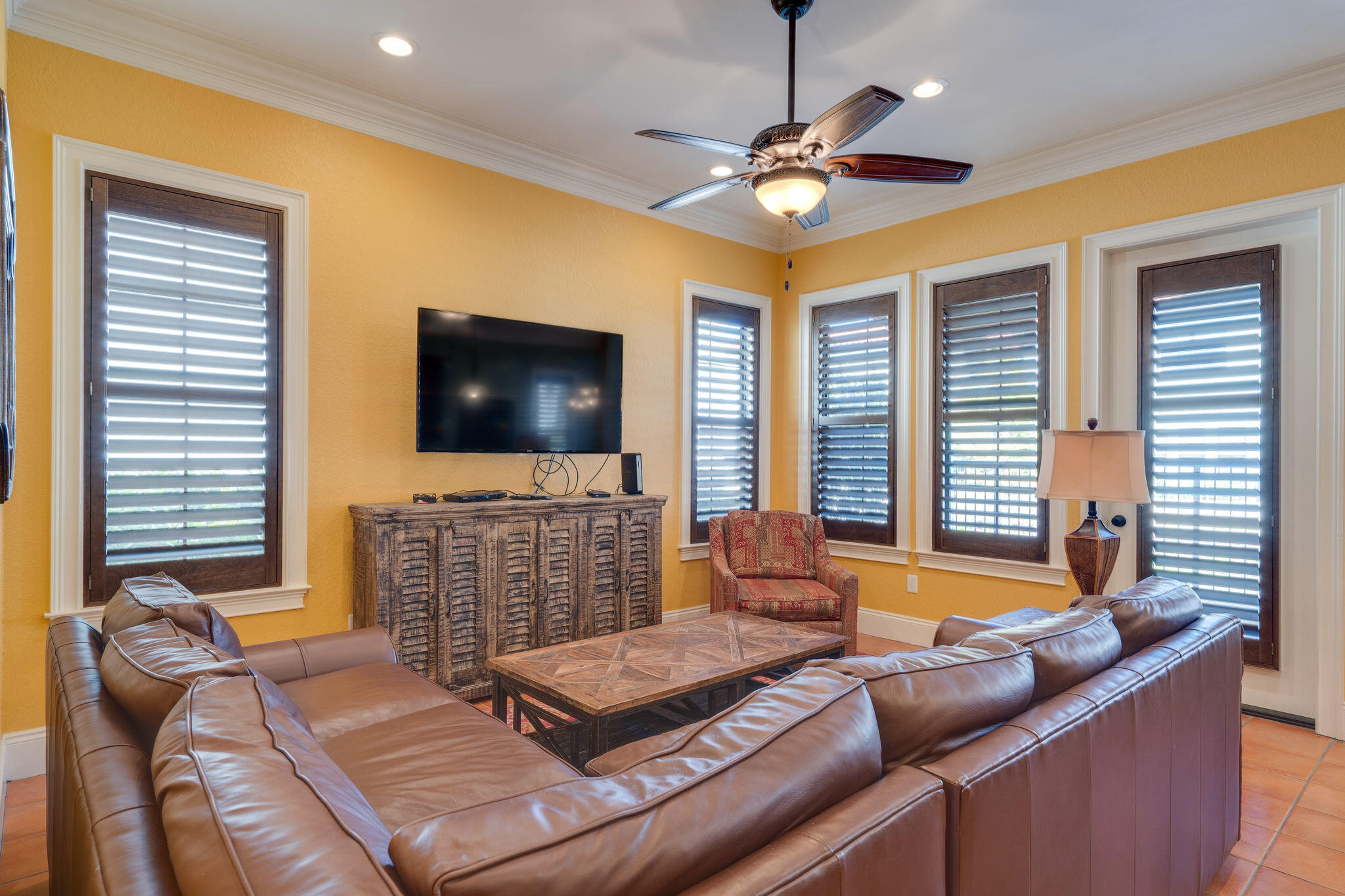 VILLA LAGO - Residential