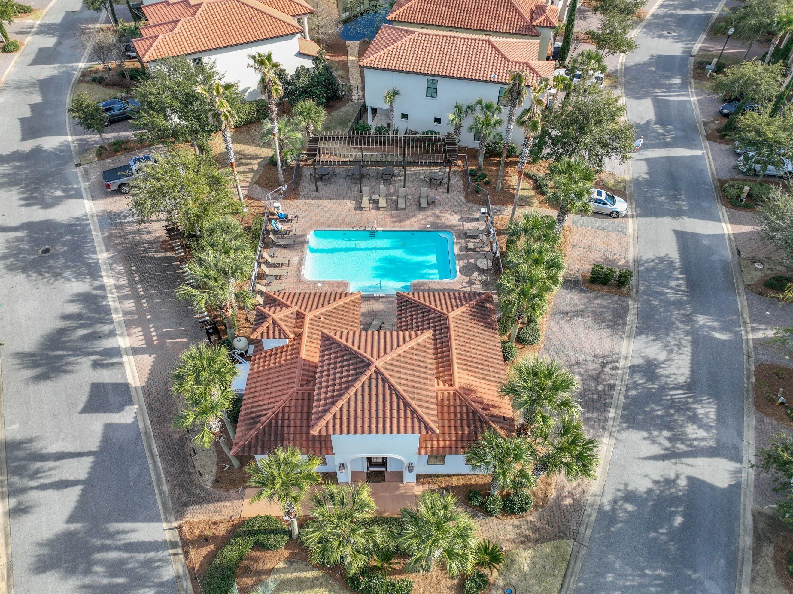 VILLA LAGO - Residential