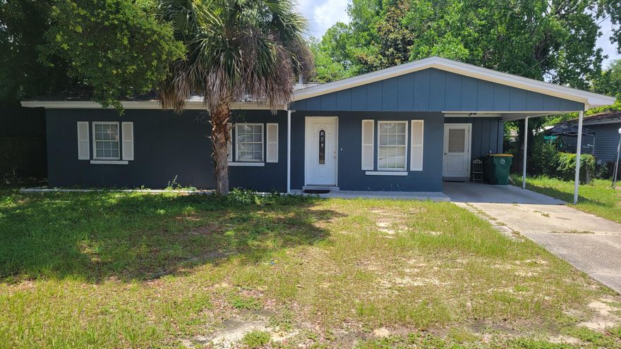 Charming 3 Bedroom Home in Fort Walton Beach - Ideal Starter or Investment Property!!Welcome to this delightful 3 bedroom 2 bathroom home nestled in the heart of Fort Walton Beach. With a brand new roof and several thoughtful updates throughout, this property is move in ready and offers a solid opportunity for first time buyers or investors looking for strong rental potential.Inside you'll find a functional layout with comfortable living spaces and plenty of natural light. The kitchen and bathrooms have seen tasteful updates that blend modern touches with everyday practicality. Each bedroom offers ample space and storage to accommodate family or guests. Step outside to enjoy the Florida lifestyle on the screened in porch complete with a built in wet bar that makes entertaining a breeze. Whether you are hosting a barbecue or enjoying a quiet evening this space adds an extra layer of enjoyment to the home.
Located just minutes from local schools shopping dining and the beach this home offers convenience without sacrificing comfort. Schedule your showing today and see the potential for yourself.