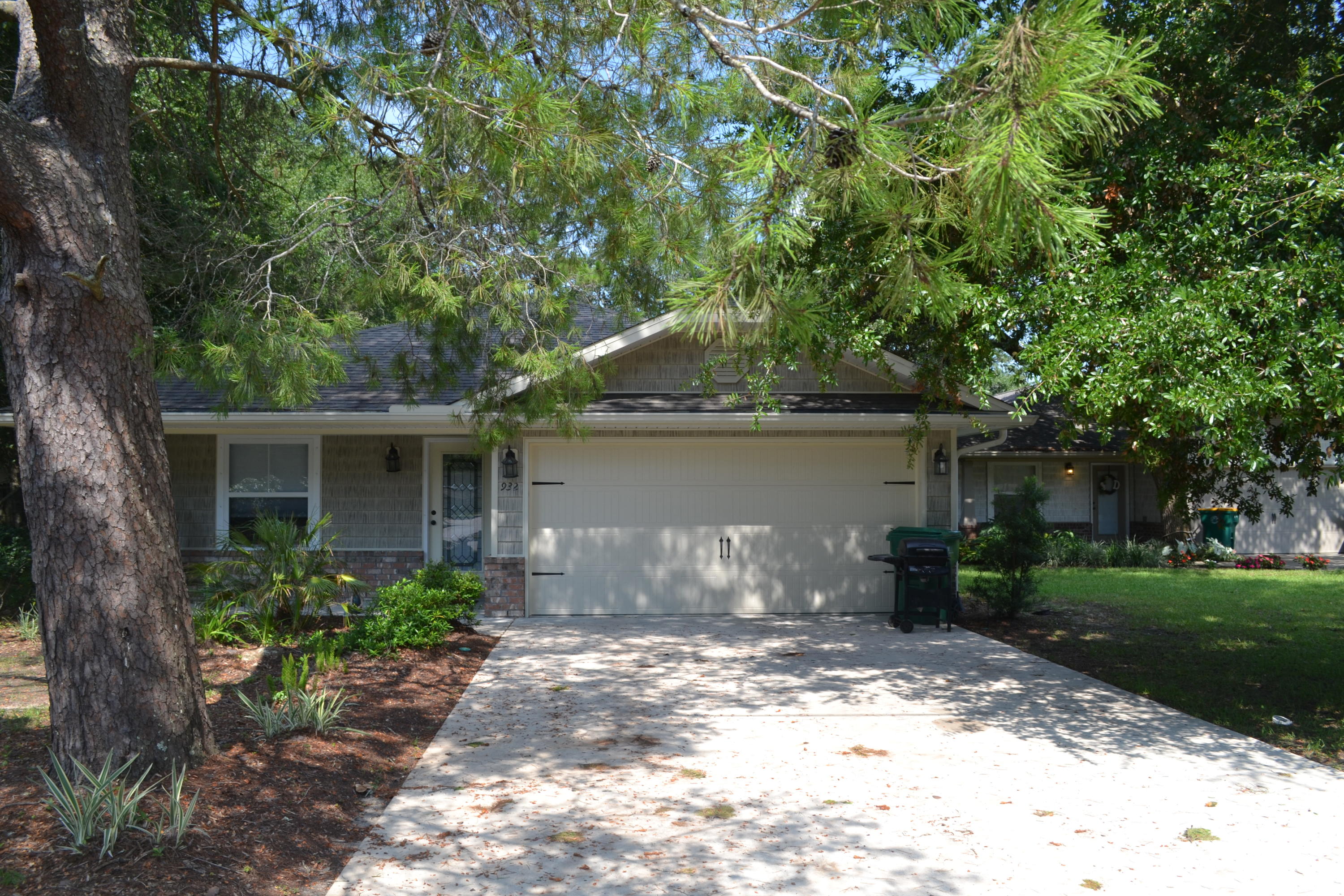 BELL-BROOK ESTATES - Residential