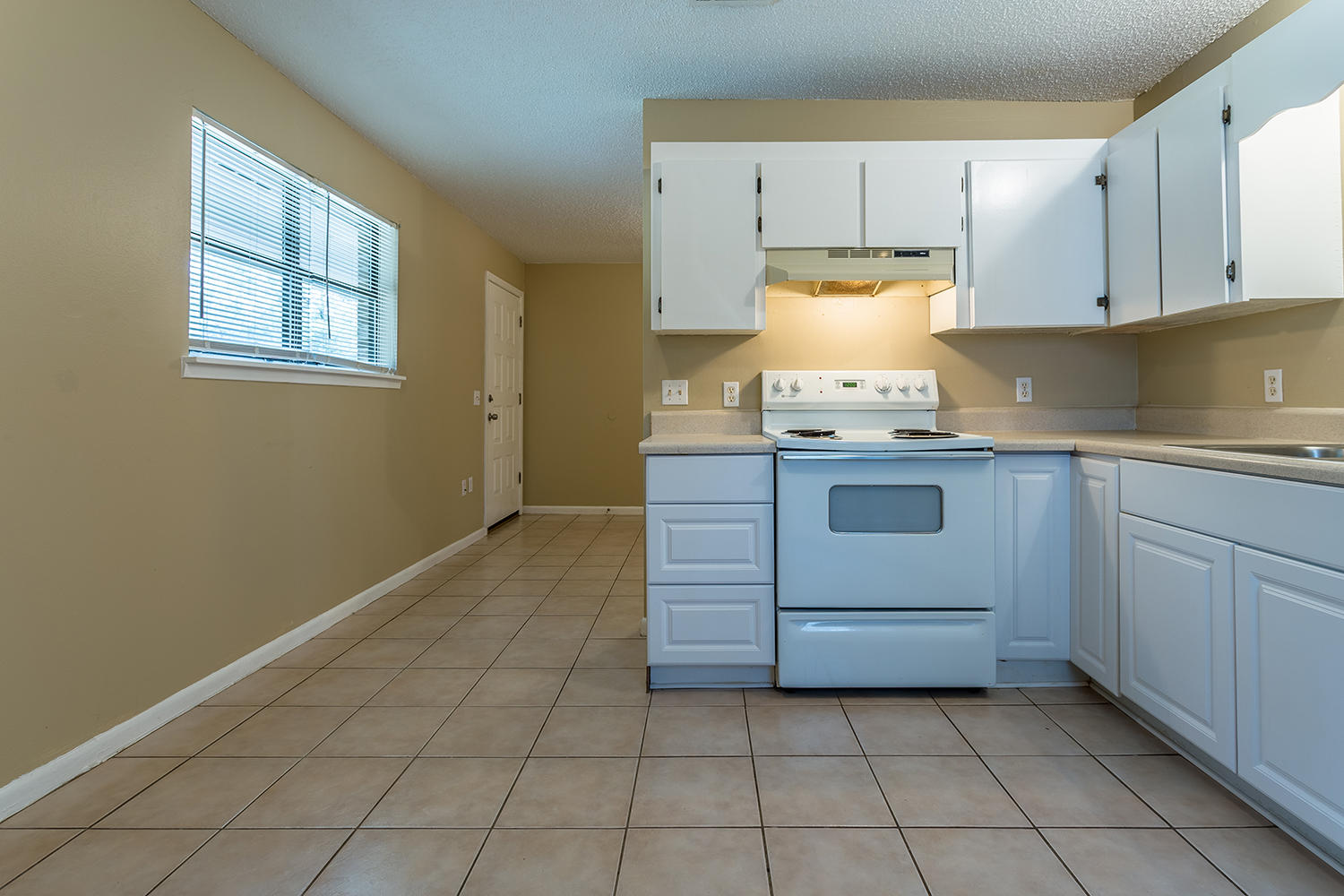 LIVE OAK - Residential Lease