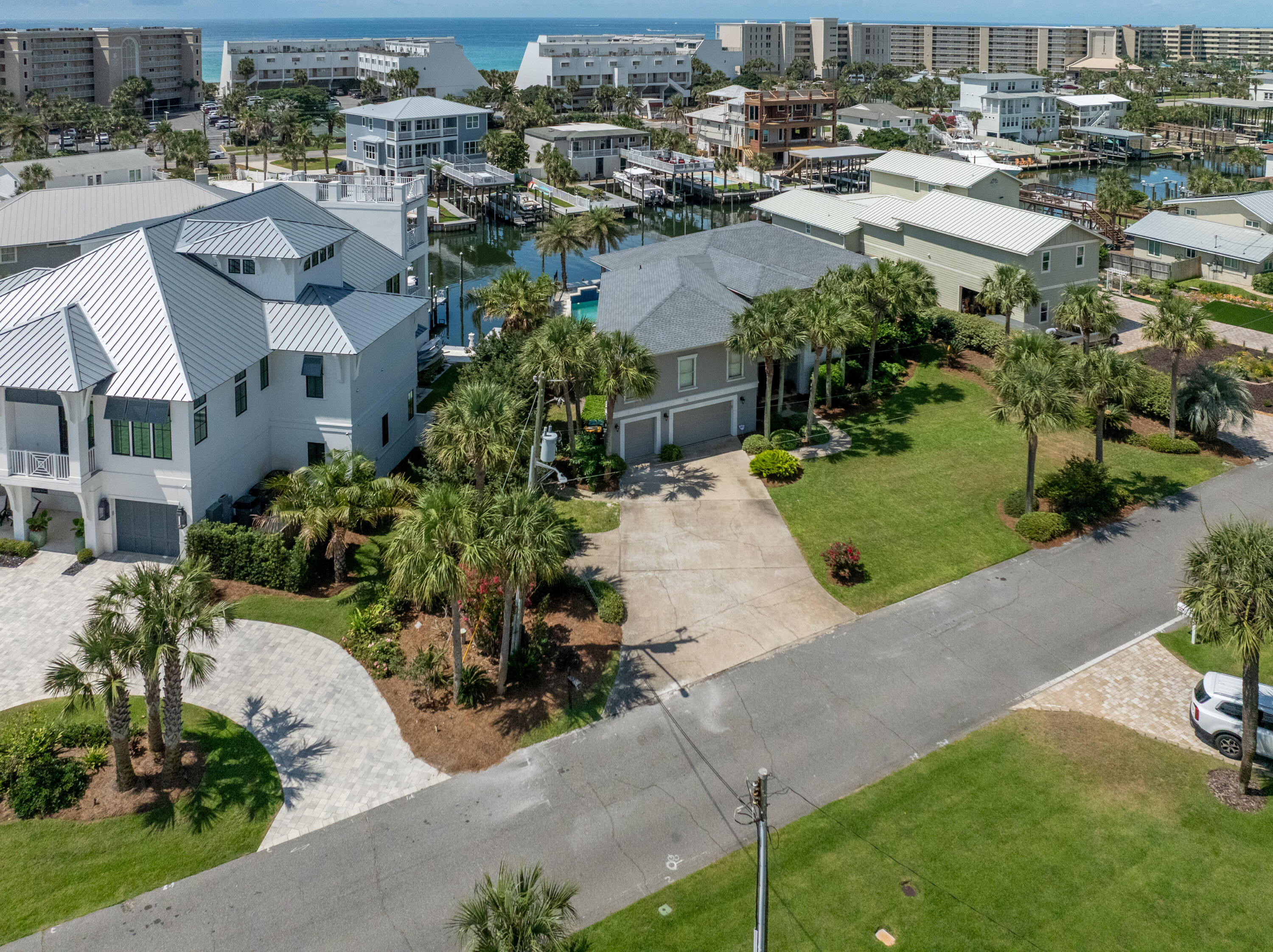 HOLIDAY ISLE - Residential