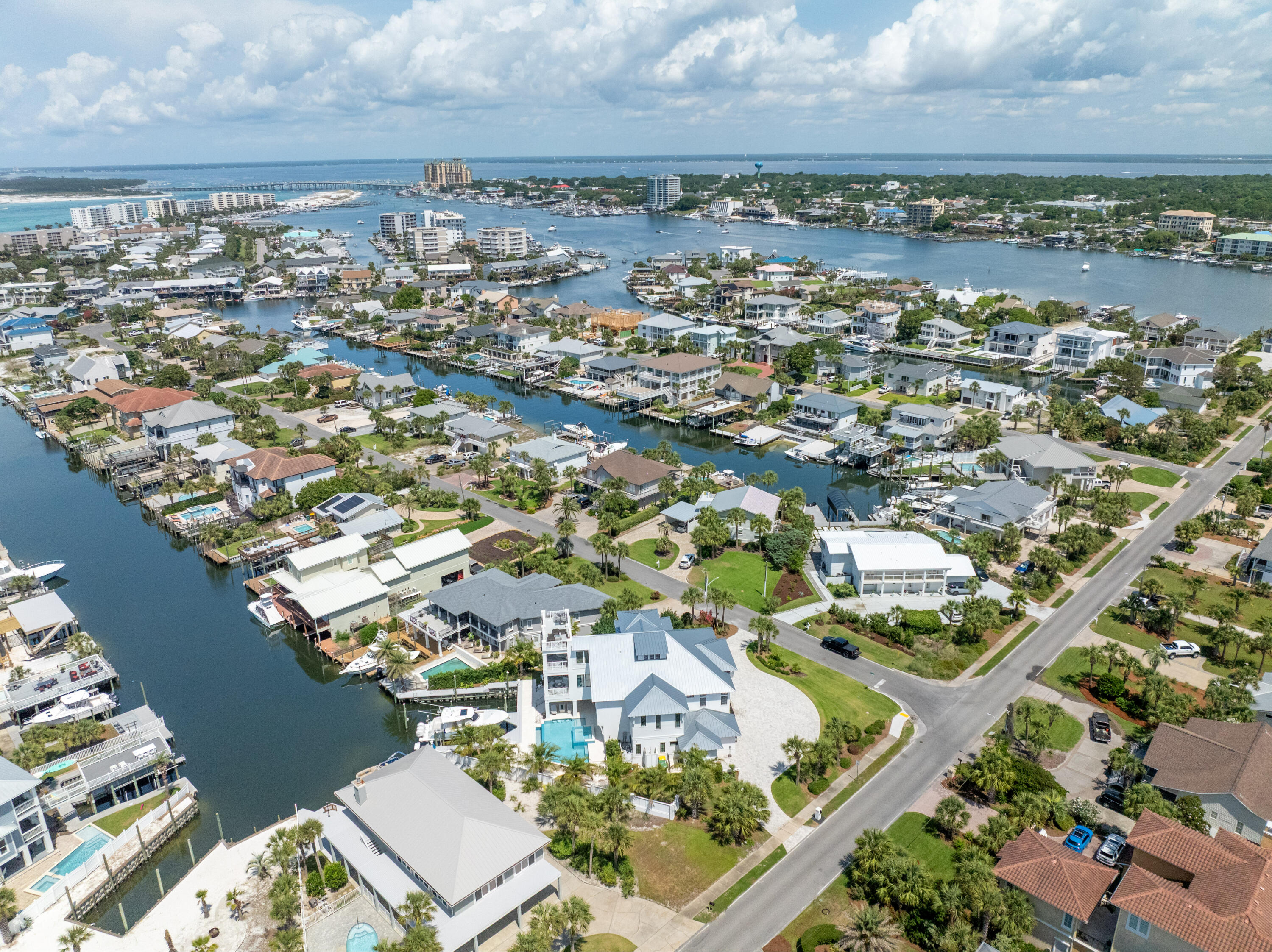 HOLIDAY ISLE - Residential