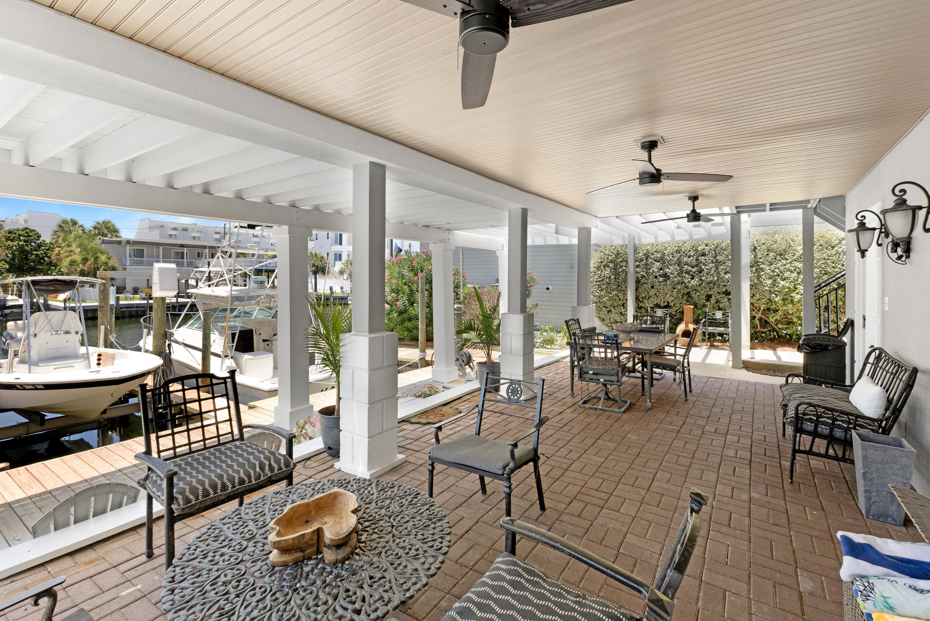 HOLIDAY ISLE - Residential