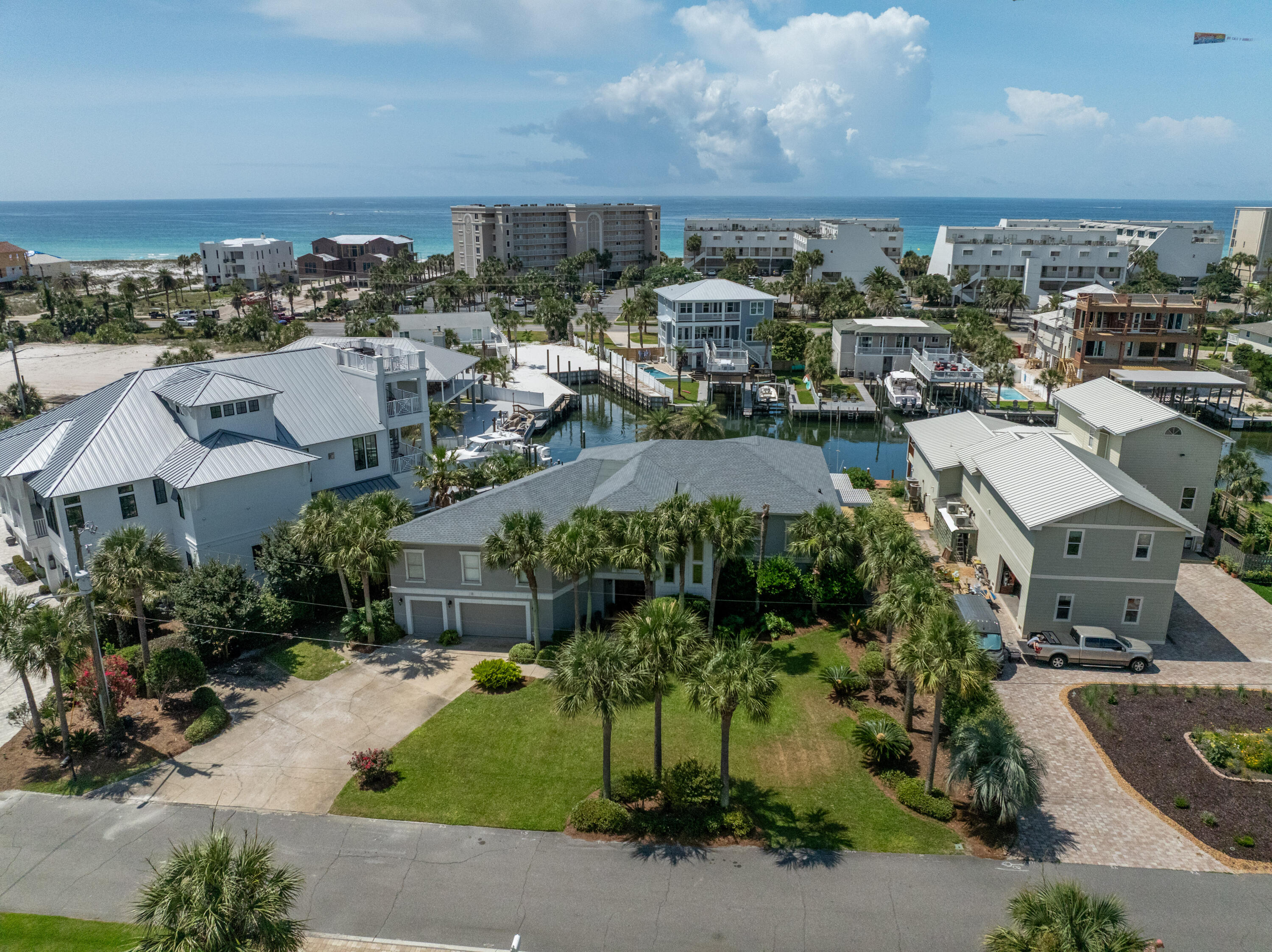 HOLIDAY ISLE - Residential