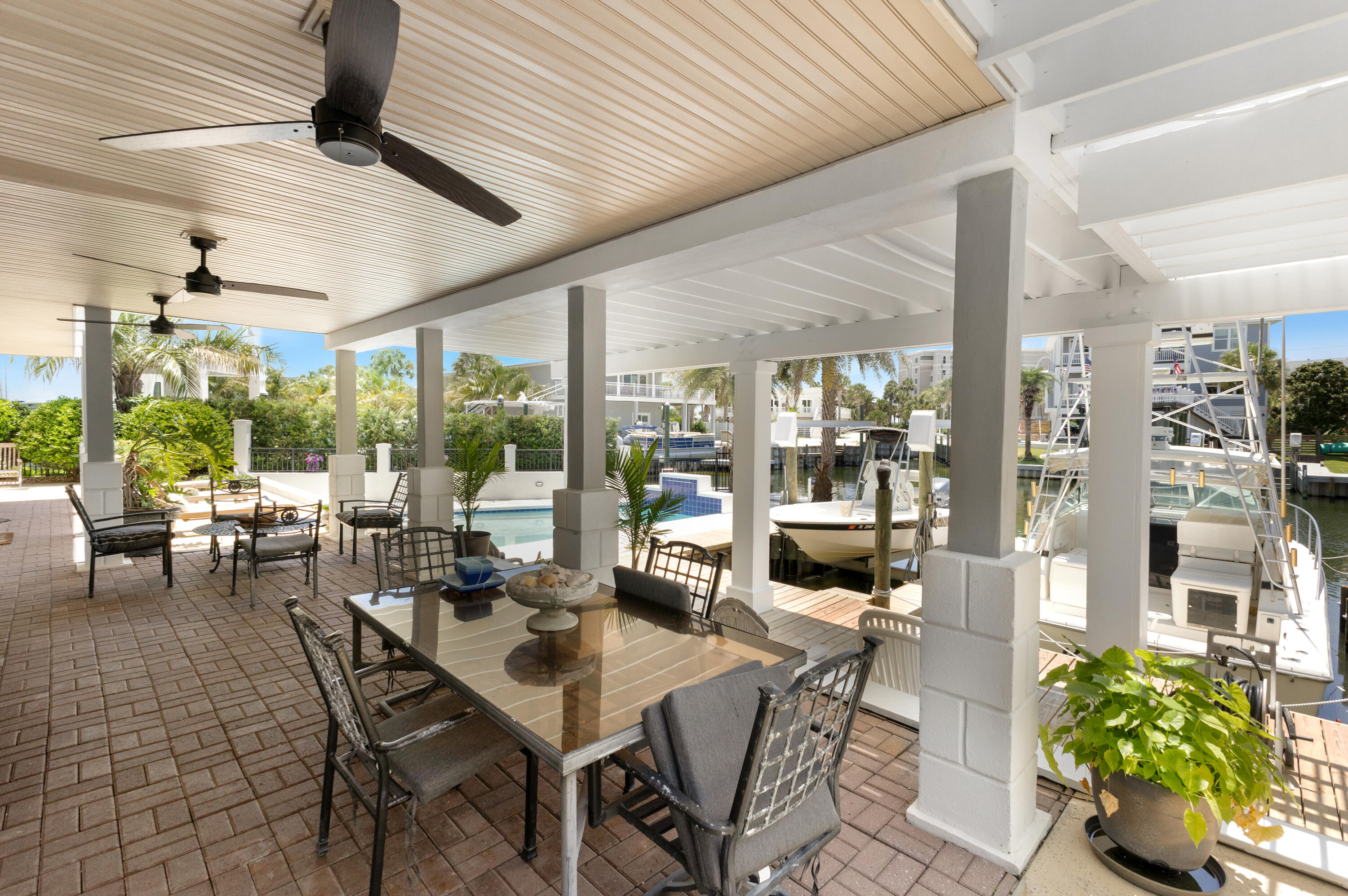 HOLIDAY ISLE - Residential