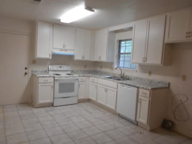 CREEKSIDE - Residential Lease