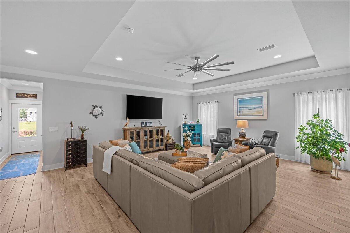 LAGRANGE LANDING - Residential