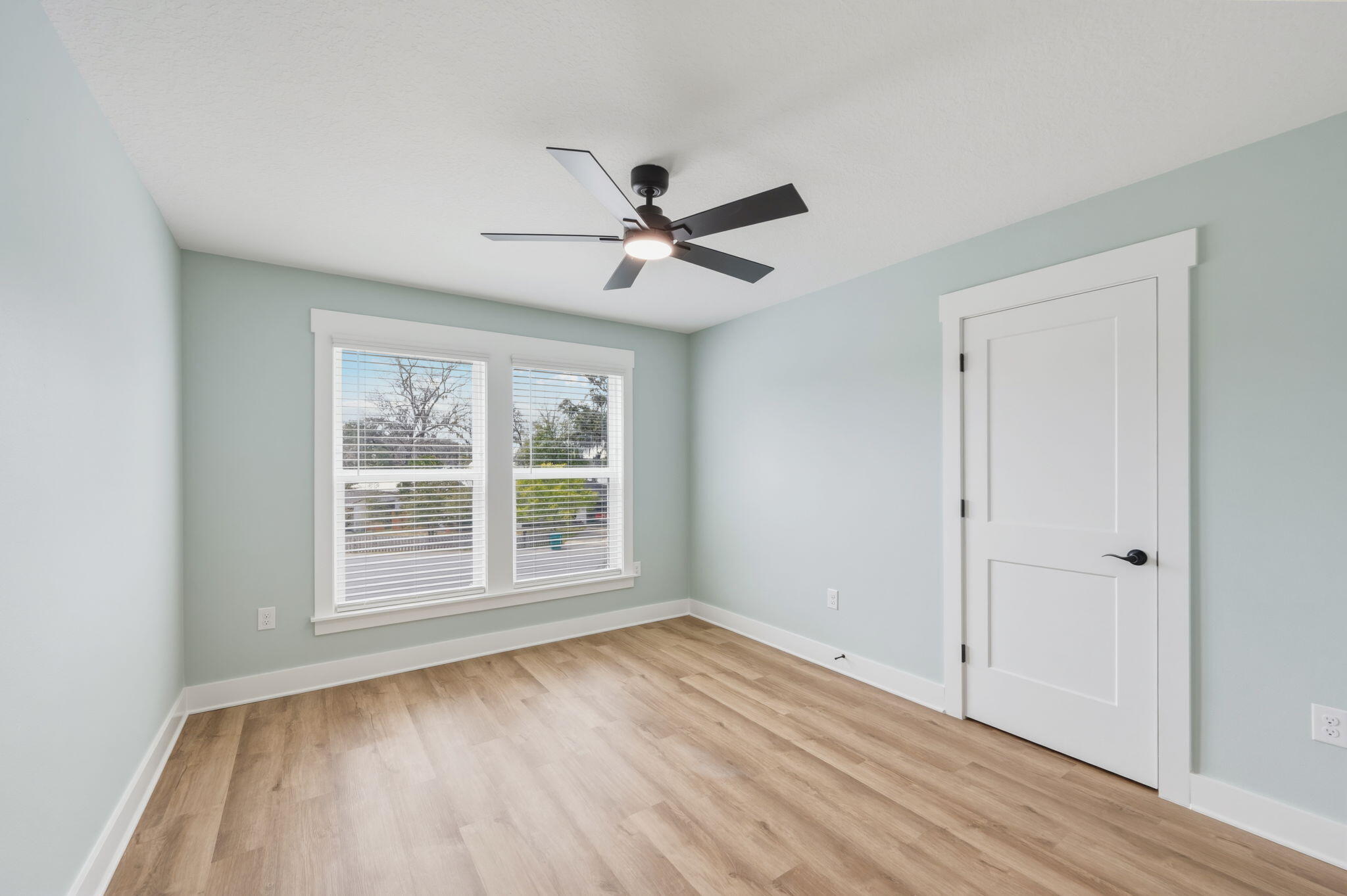 GREY MOSS POINT - Residential