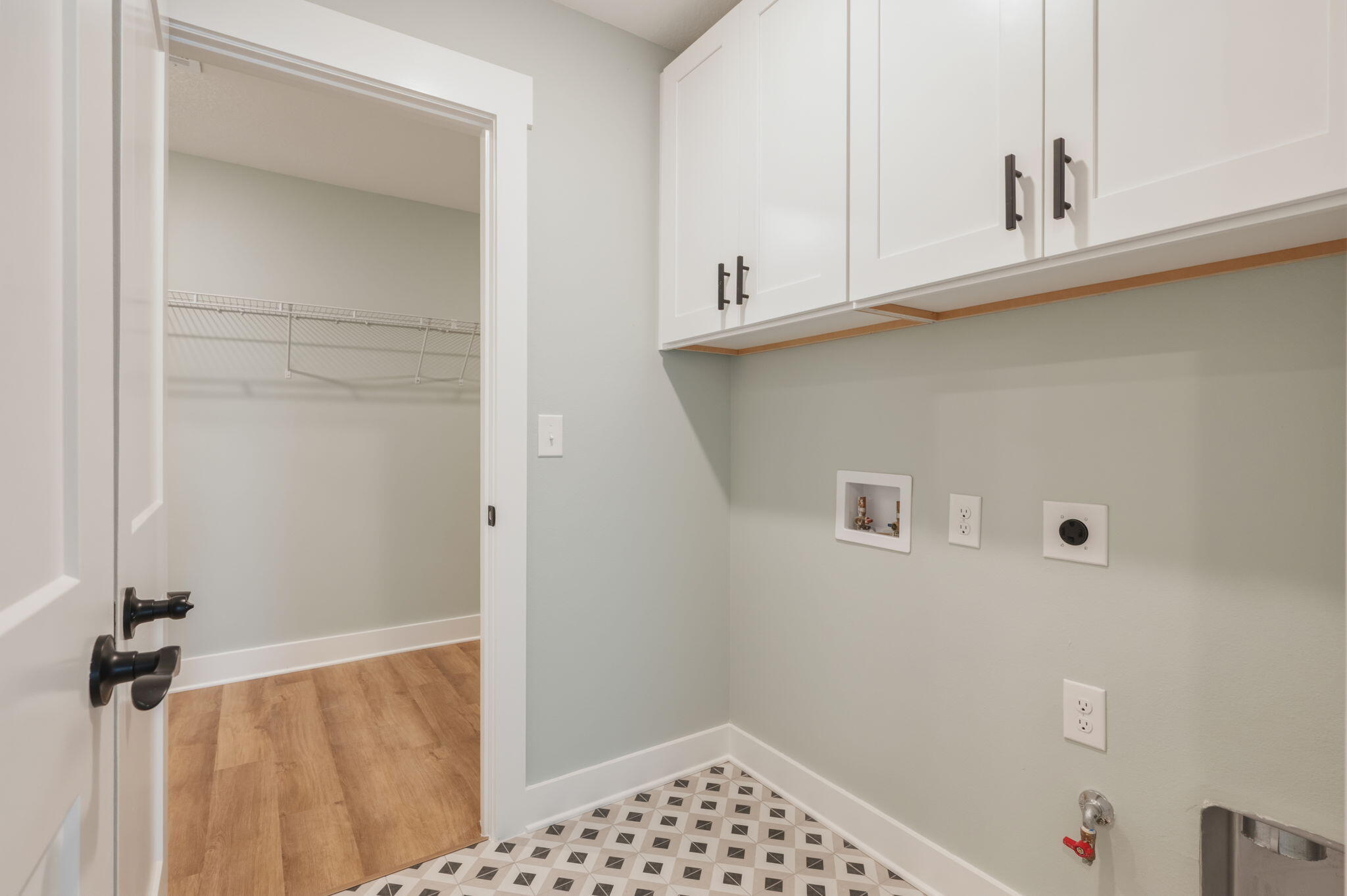 GREY MOSS POINT - Residential