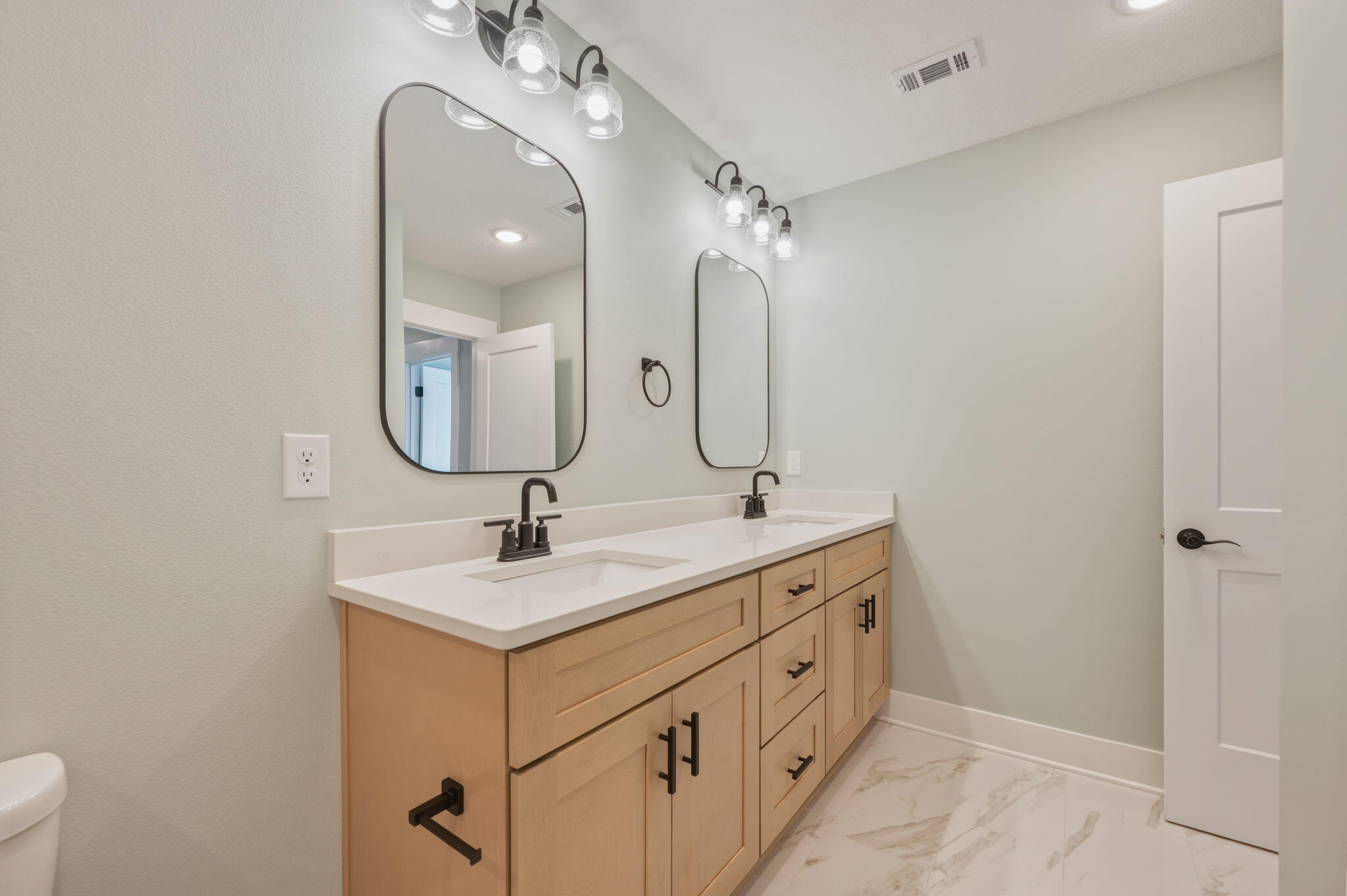 GREY MOSS POINT - Residential