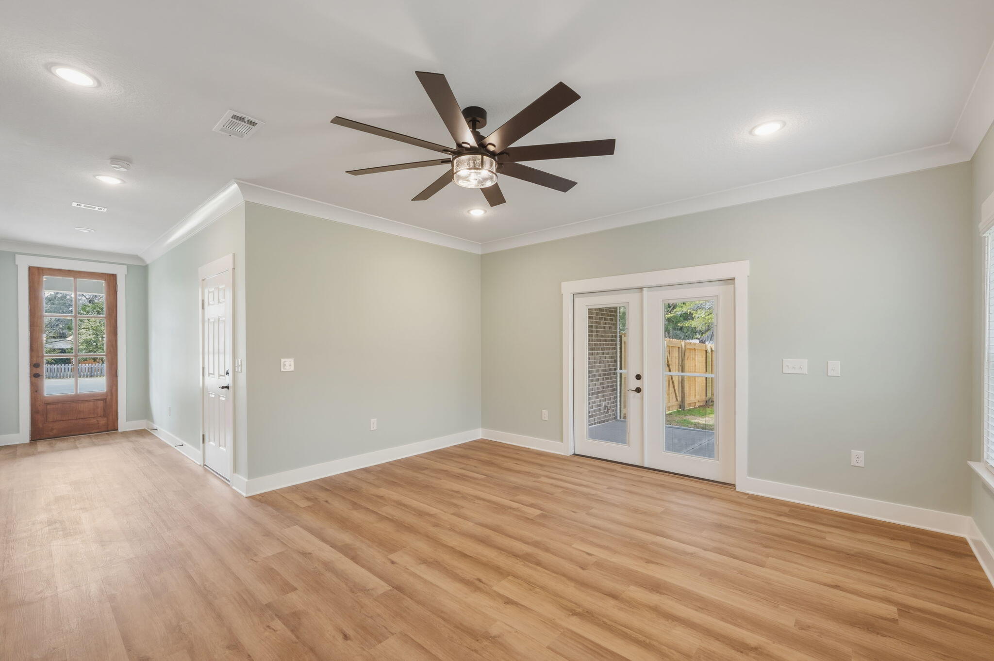 GREY MOSS POINT - Residential