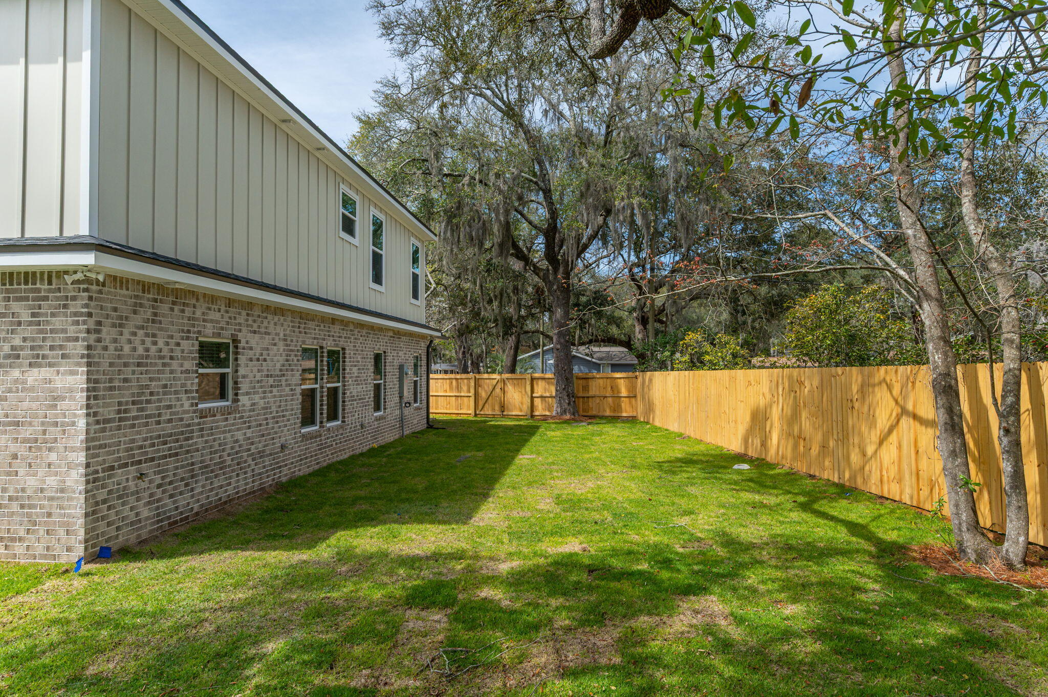 GREY MOSS POINT - Residential