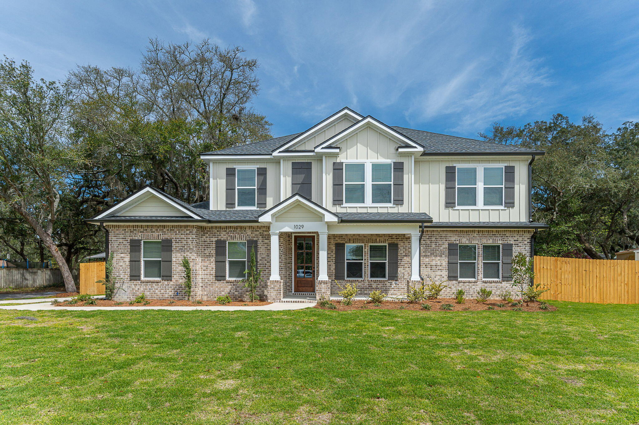 GREY MOSS POINT - Residential