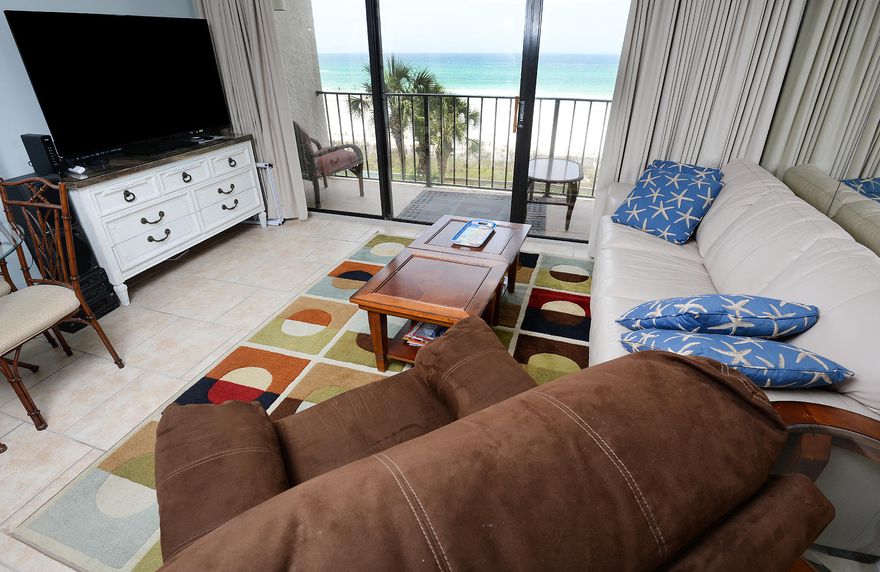 One of two completely updated 1BR units that this owner is selling in Edgewater. Both units are in fantastic condition and have strong rental histories. Don't miss seeing these two fantastic 1BR units at Edgewater.