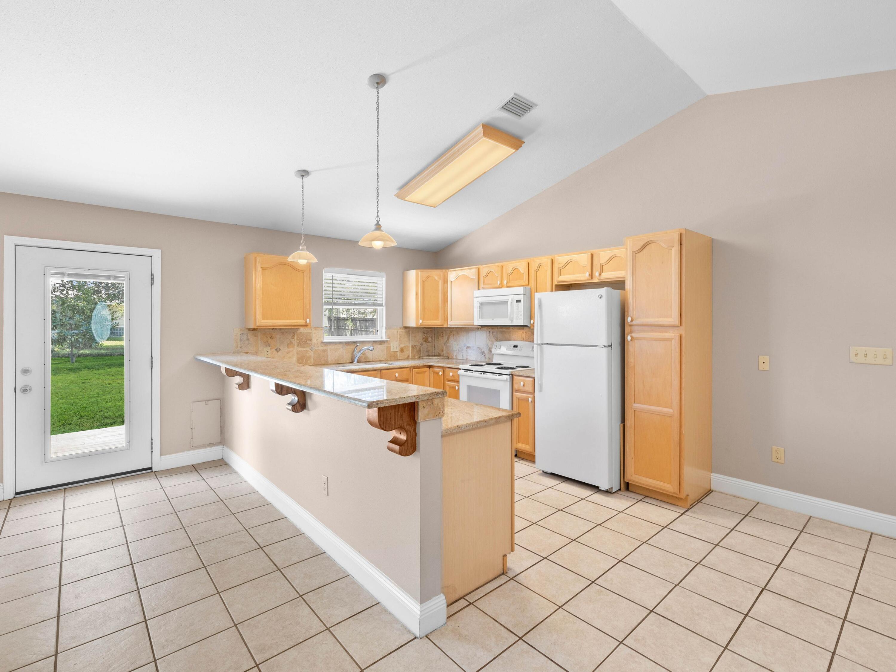 MAGNOLIA BAYE - Residential