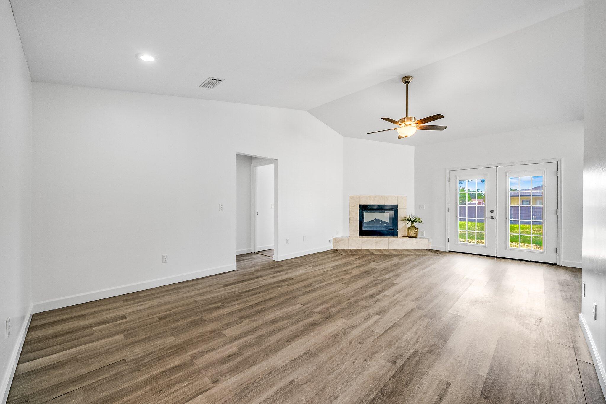 LYNN HAVEN - Residential