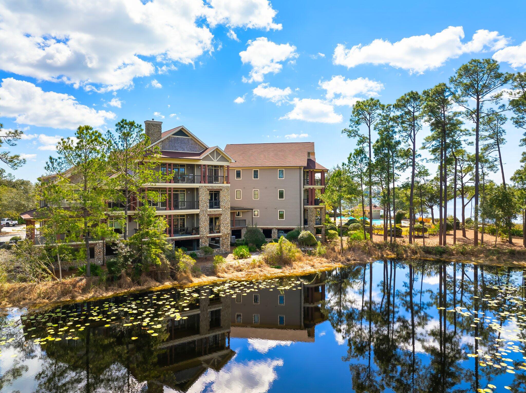 WILD HERON LAKESIDE LODGE - Residential