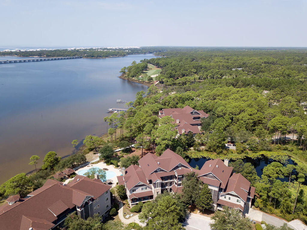 WILD HERON LAKESIDE LODGE - Residential