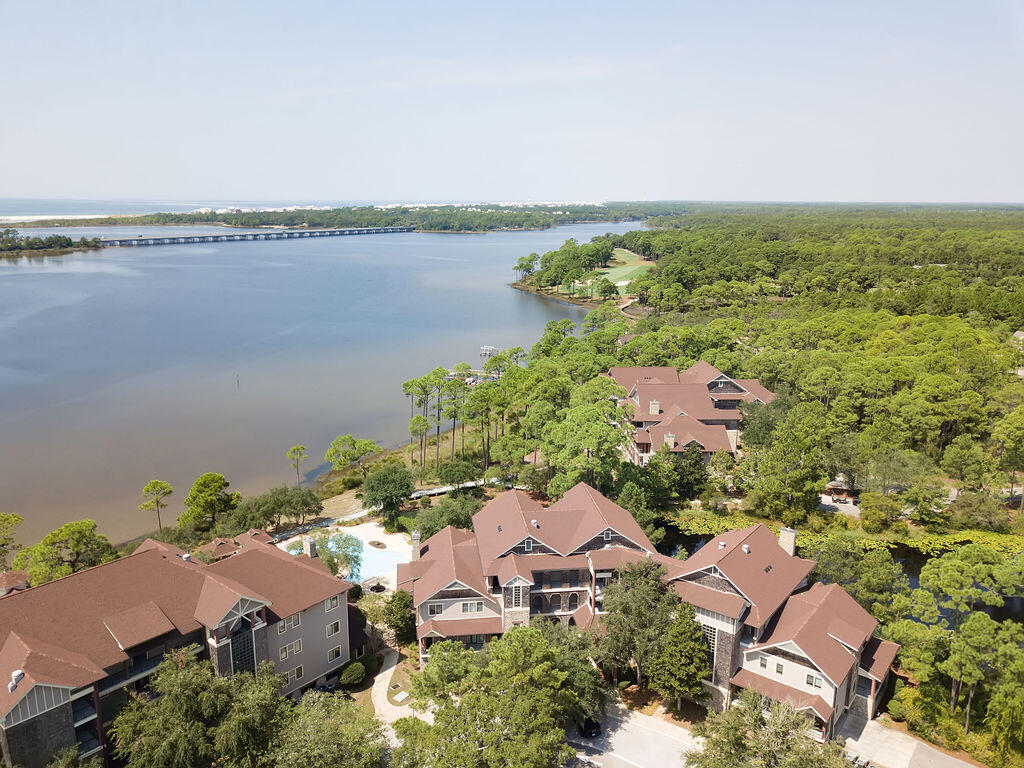 WILD HERON LAKESIDE LODGE - Residential